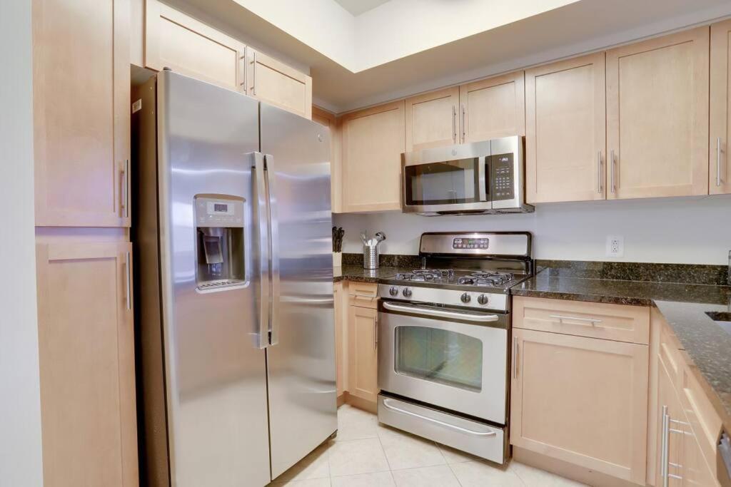 Pentagon City Comfort Modern Stay Арлінгтон Екстер'єр фото
